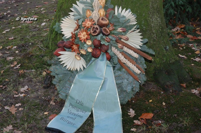 Kranzniederlegung am Ehrendenkmal