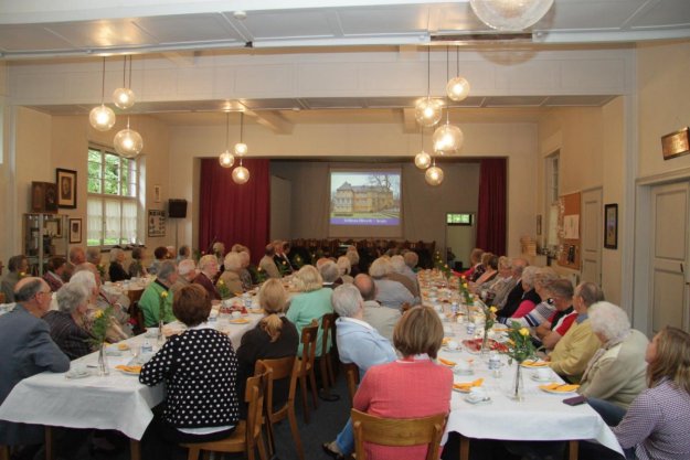 Virtuelle Stadtrundfahrt bei Kaffee und Kuchen - Seniorenfeier 2014